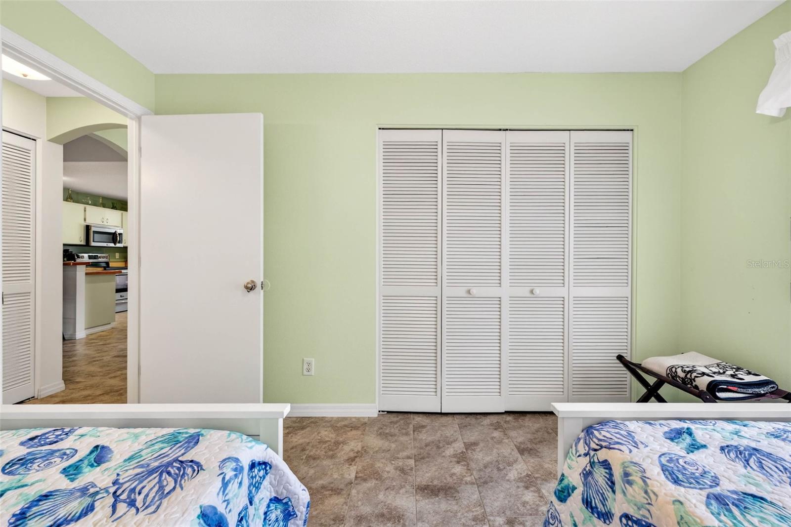 MANCHESTER 02 CONDO - Residential