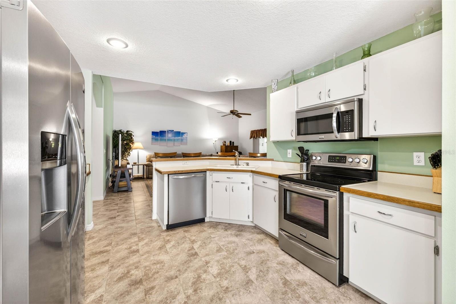 MANCHESTER 02 CONDO - Residential