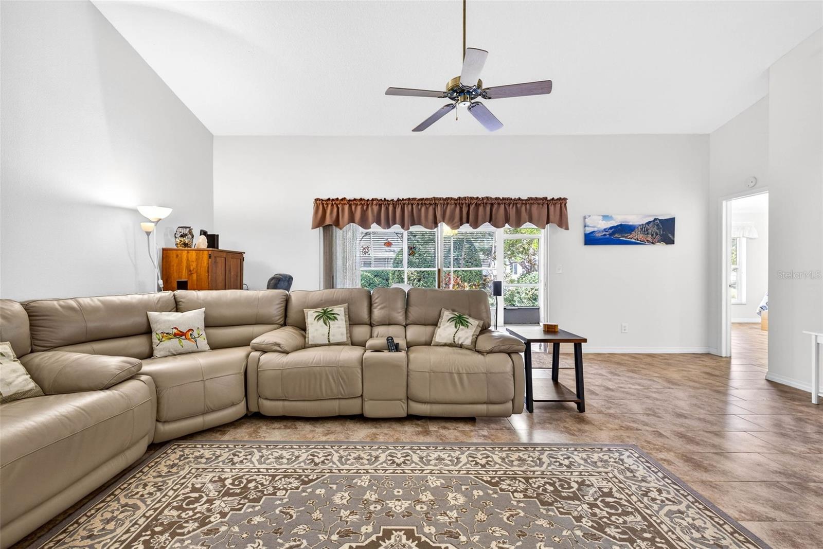 MANCHESTER 02 CONDO - Residential