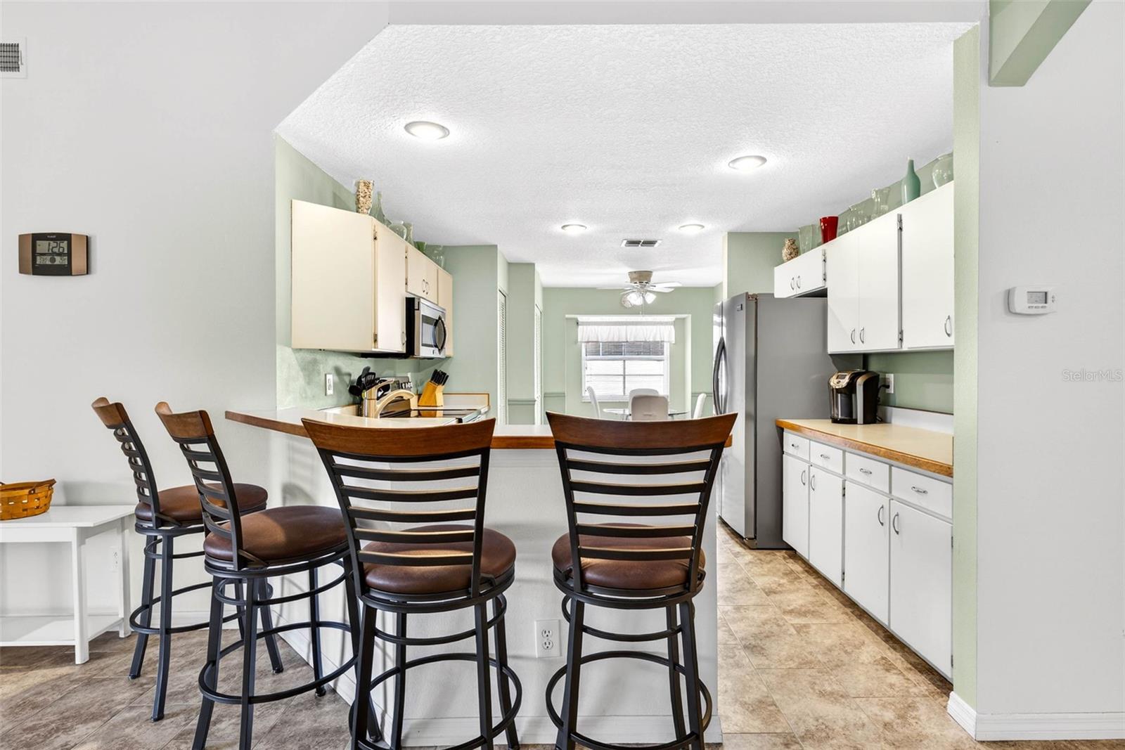 MANCHESTER 02 CONDO - Residential