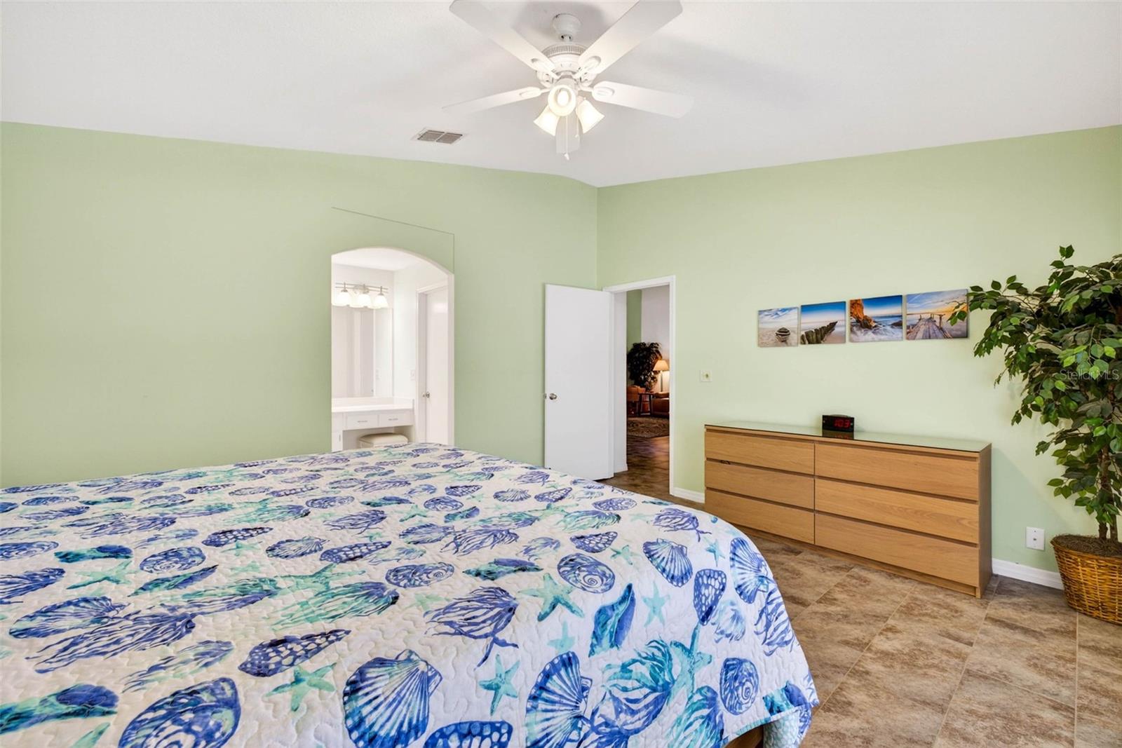 MANCHESTER 02 CONDO - Residential