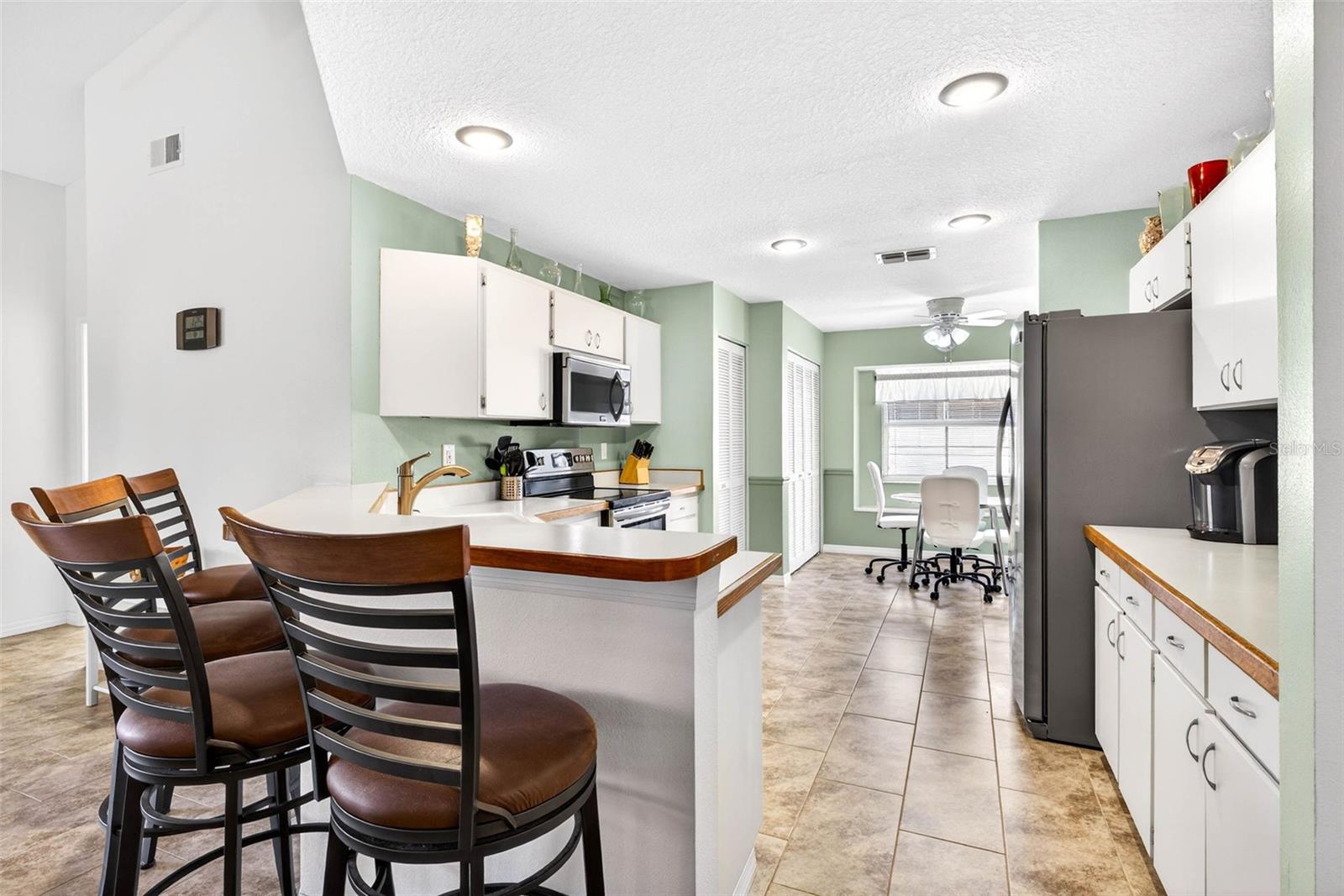 MANCHESTER 02 CONDO - Residential