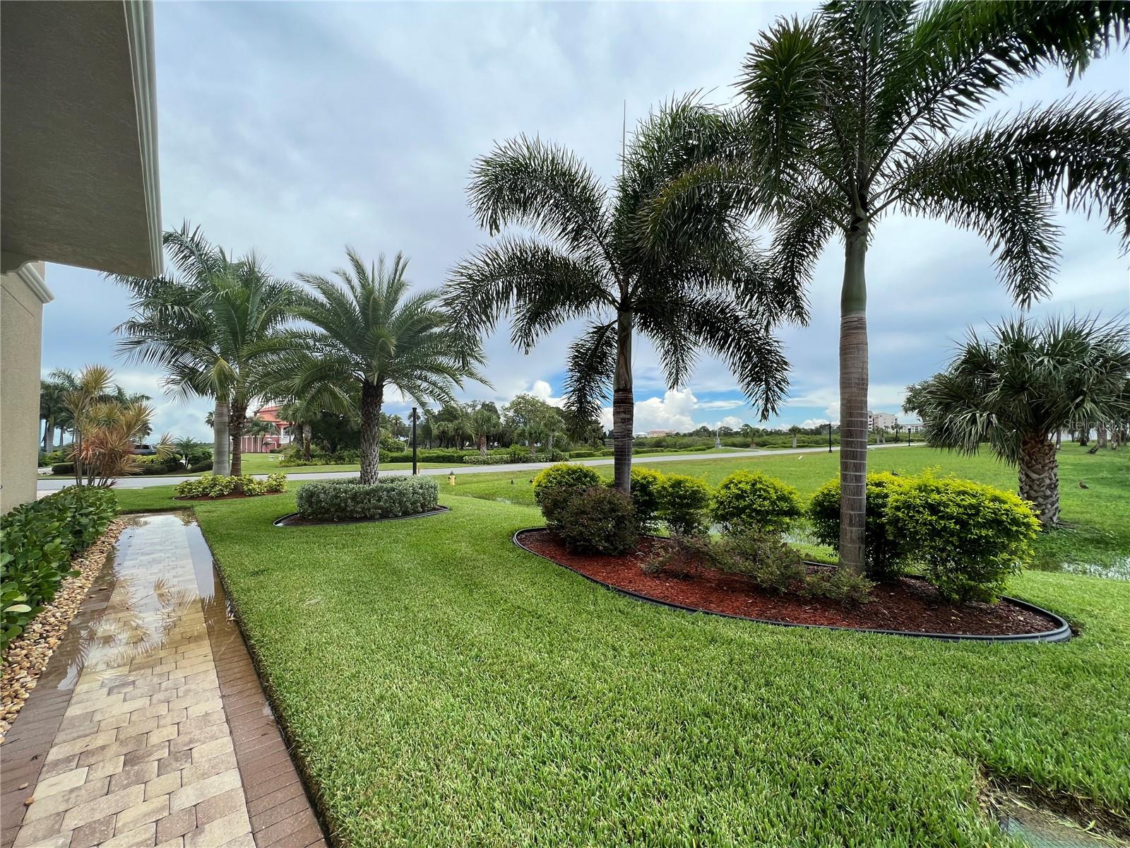 HARBORPOINTE - Residential