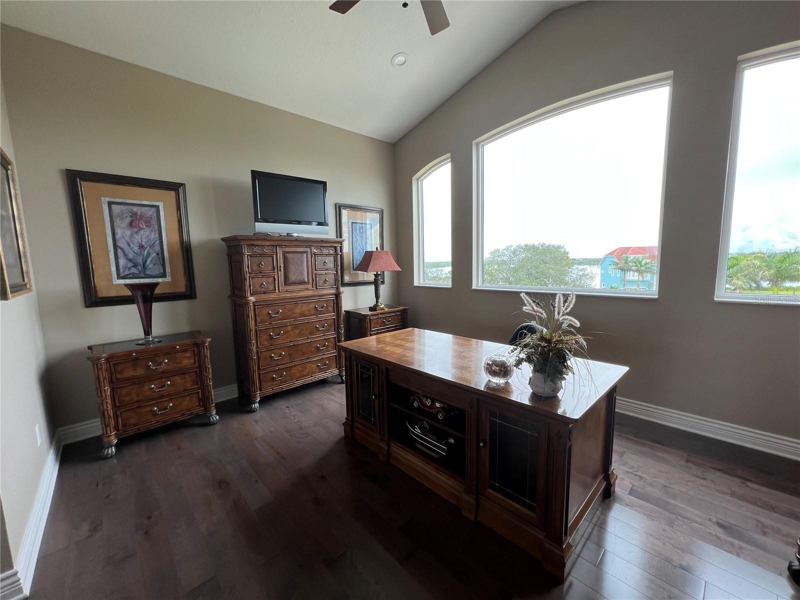 HARBORPOINTE - Residential