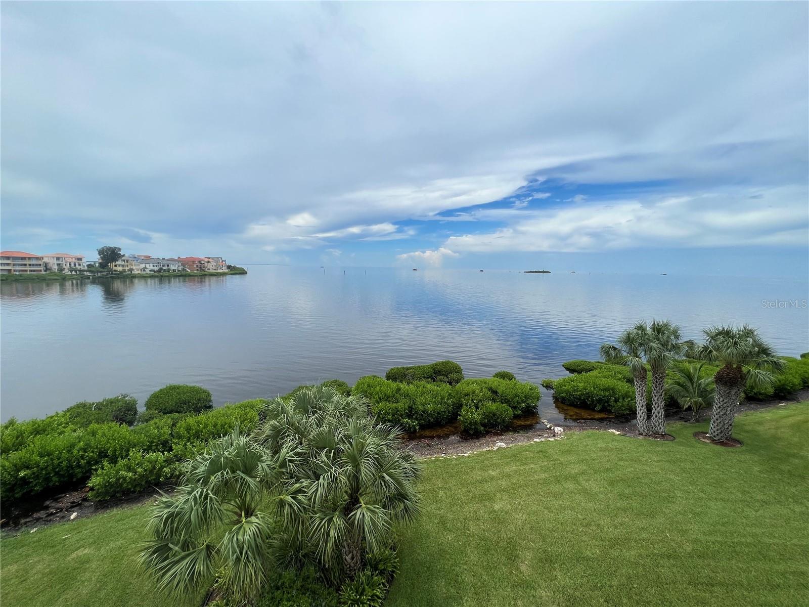 HARBORPOINTE - Residential