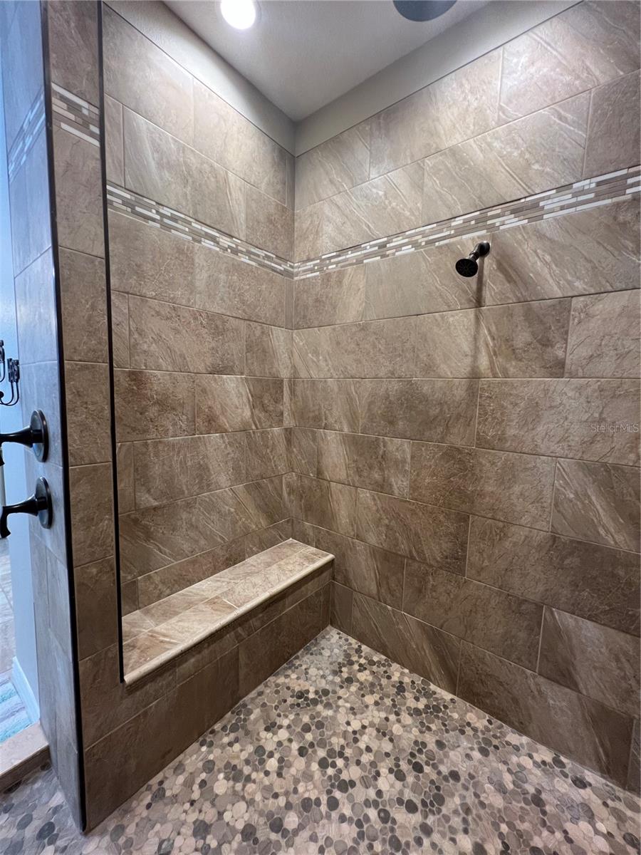 HARBORPOINTE - Residential