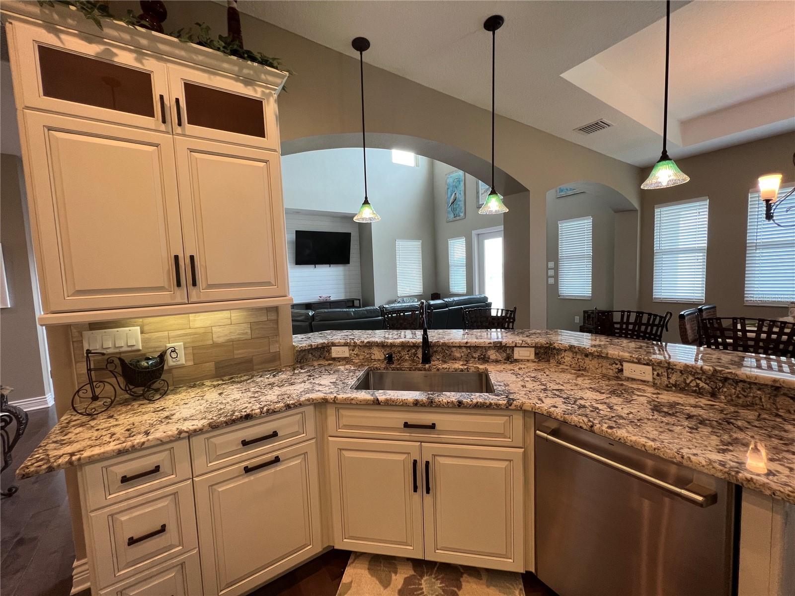 HARBORPOINTE - Residential