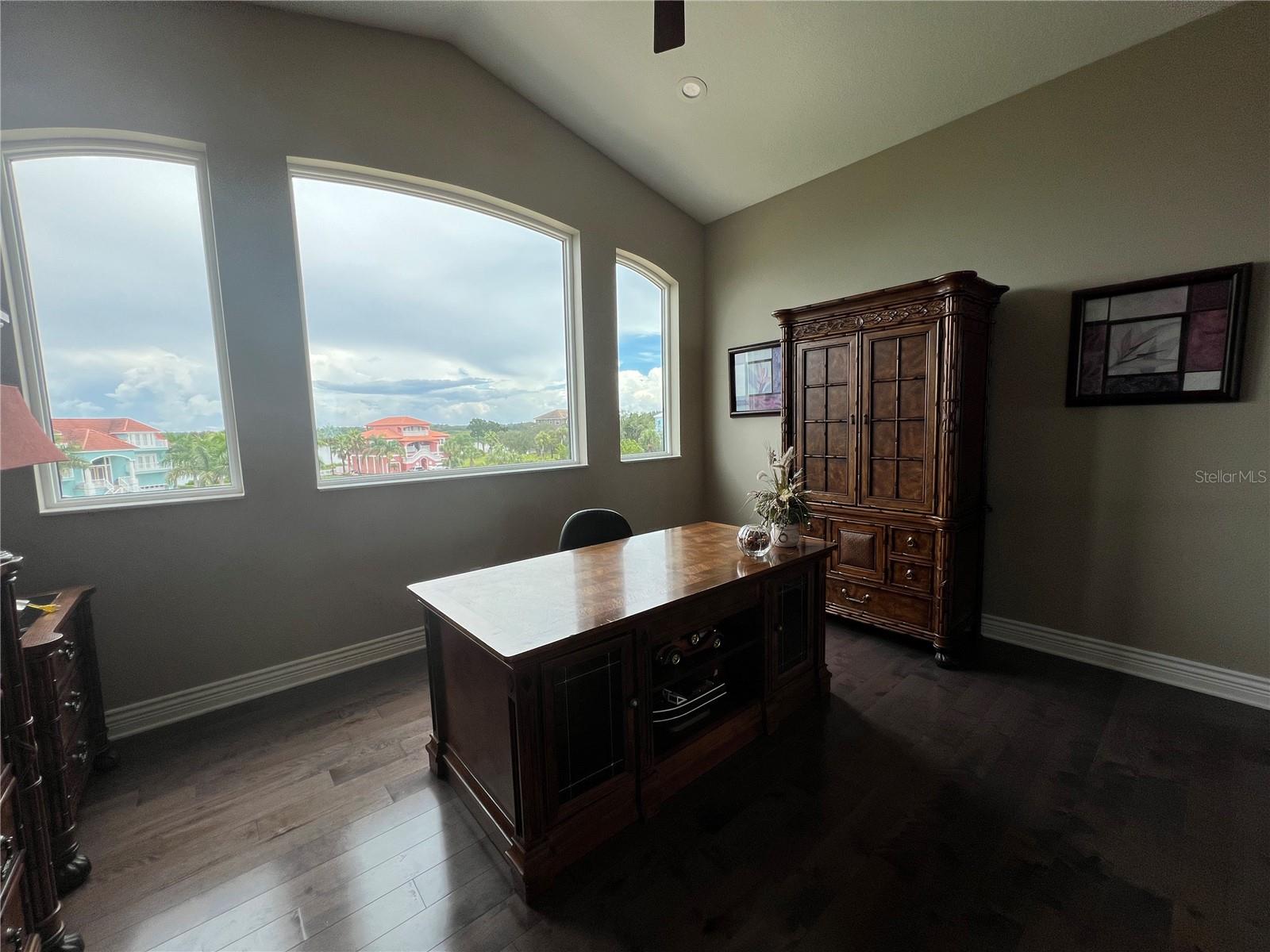 HARBORPOINTE - Residential