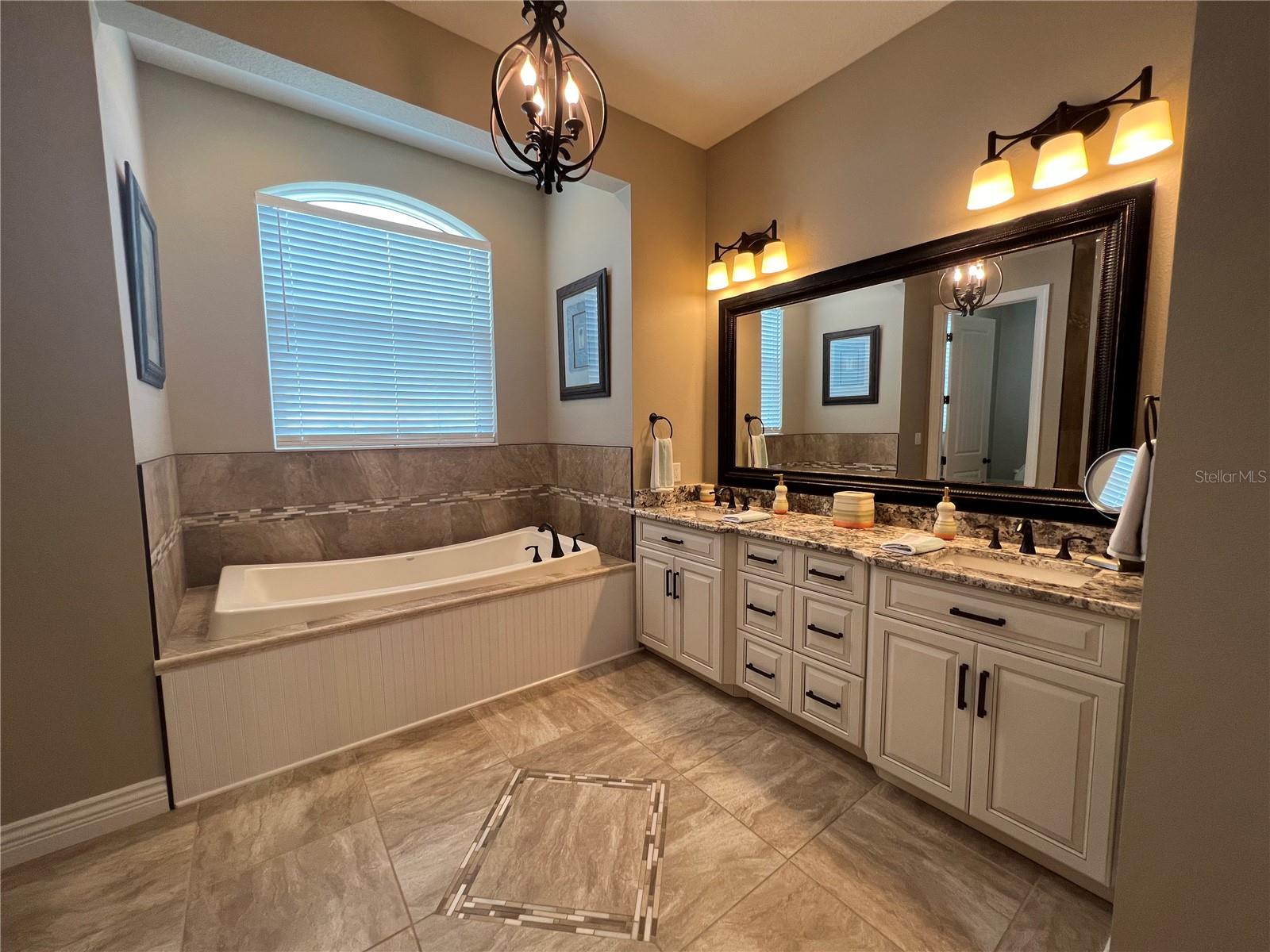 HARBORPOINTE - Residential