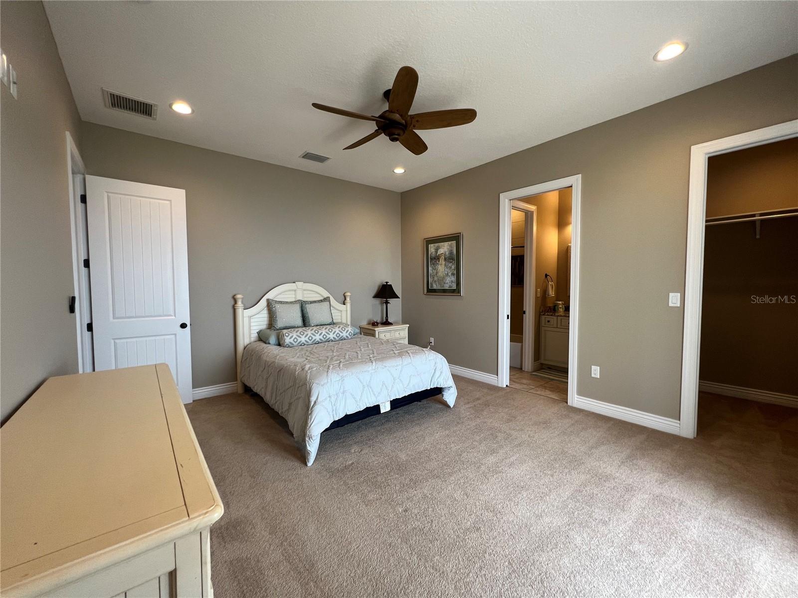 HARBORPOINTE - Residential