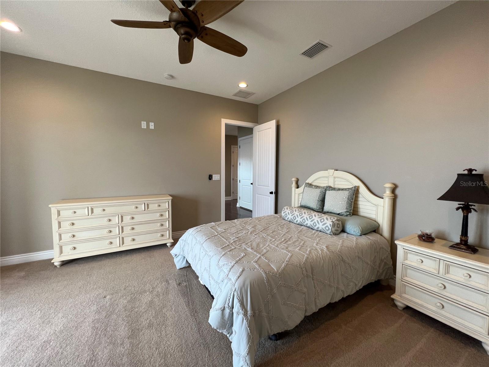 HARBORPOINTE - Residential