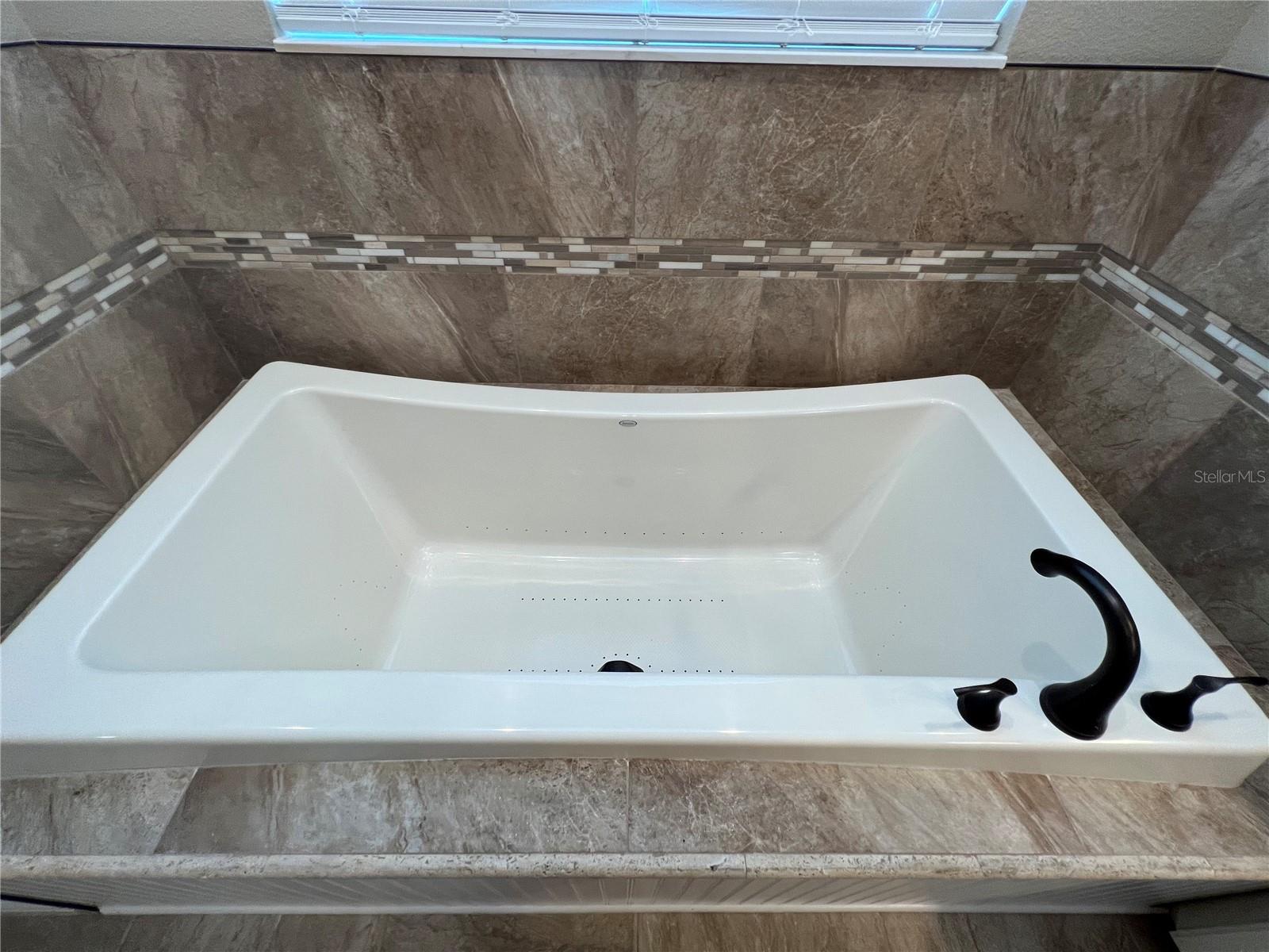 HARBORPOINTE - Residential