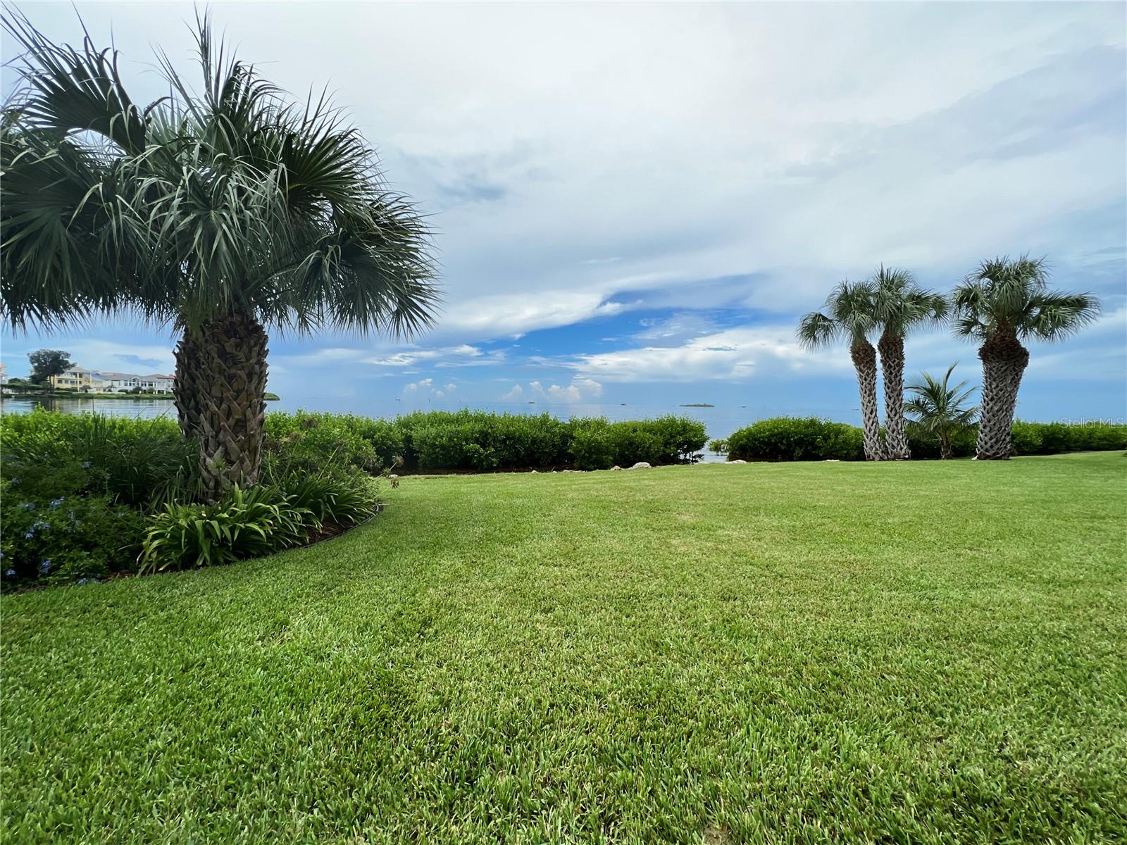 HARBORPOINTE - Residential