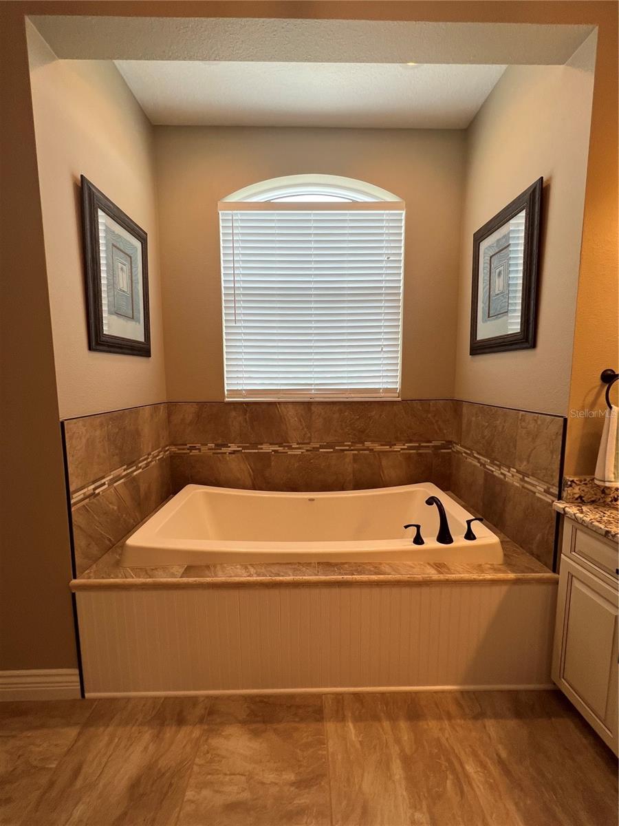 HARBORPOINTE - Residential