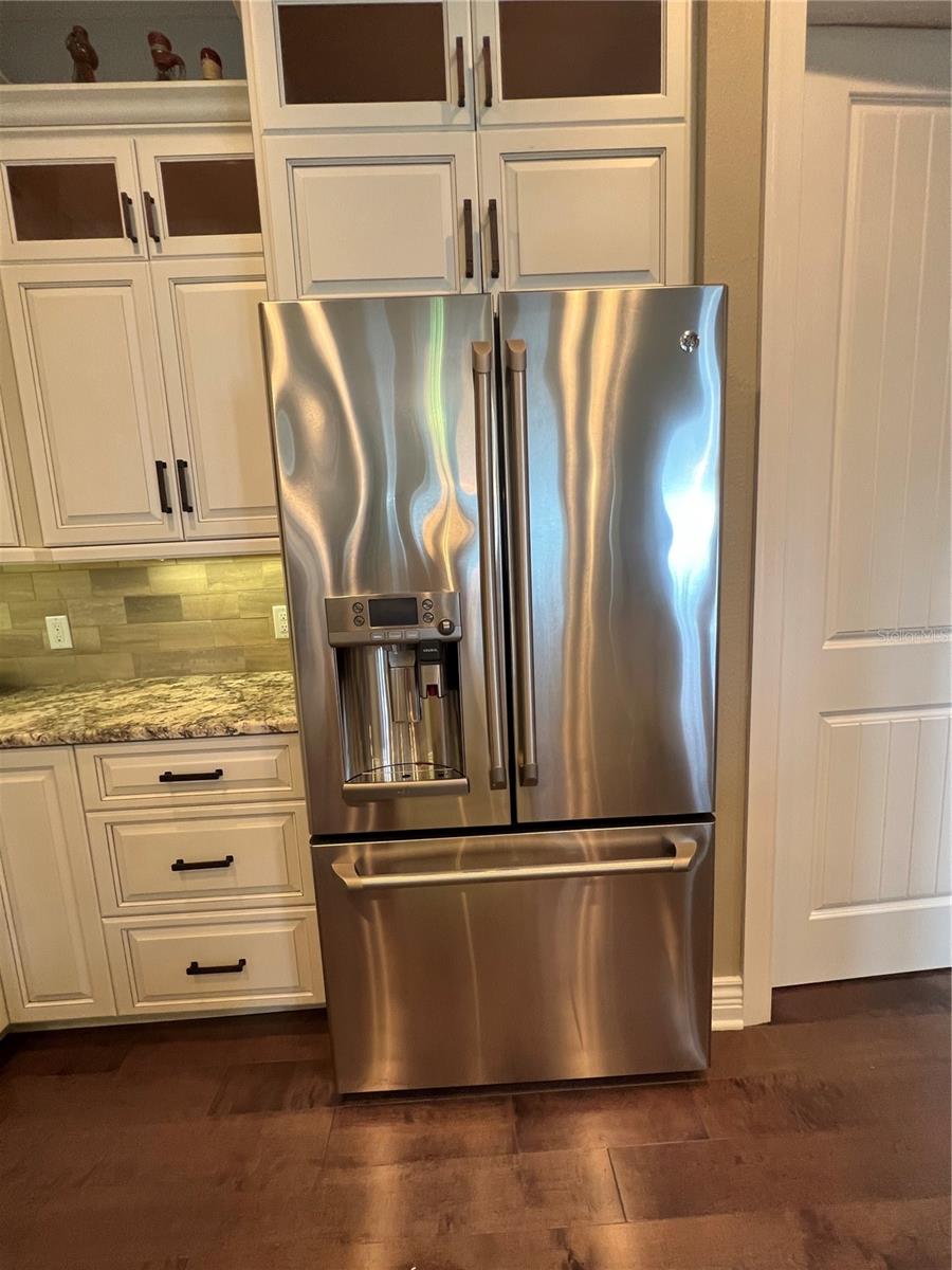 HARBORPOINTE - Residential