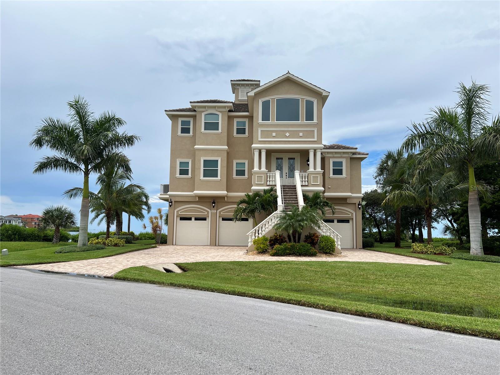 HARBORPOINTE - Residential