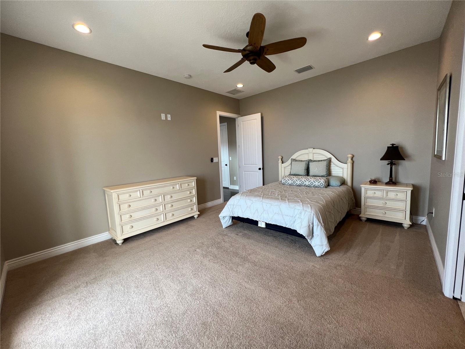 HARBORPOINTE - Residential