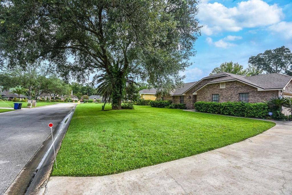 Photo of 24 Lake Vista Way, Ormond Beach, FL 32174 (MLS # TB8387697)