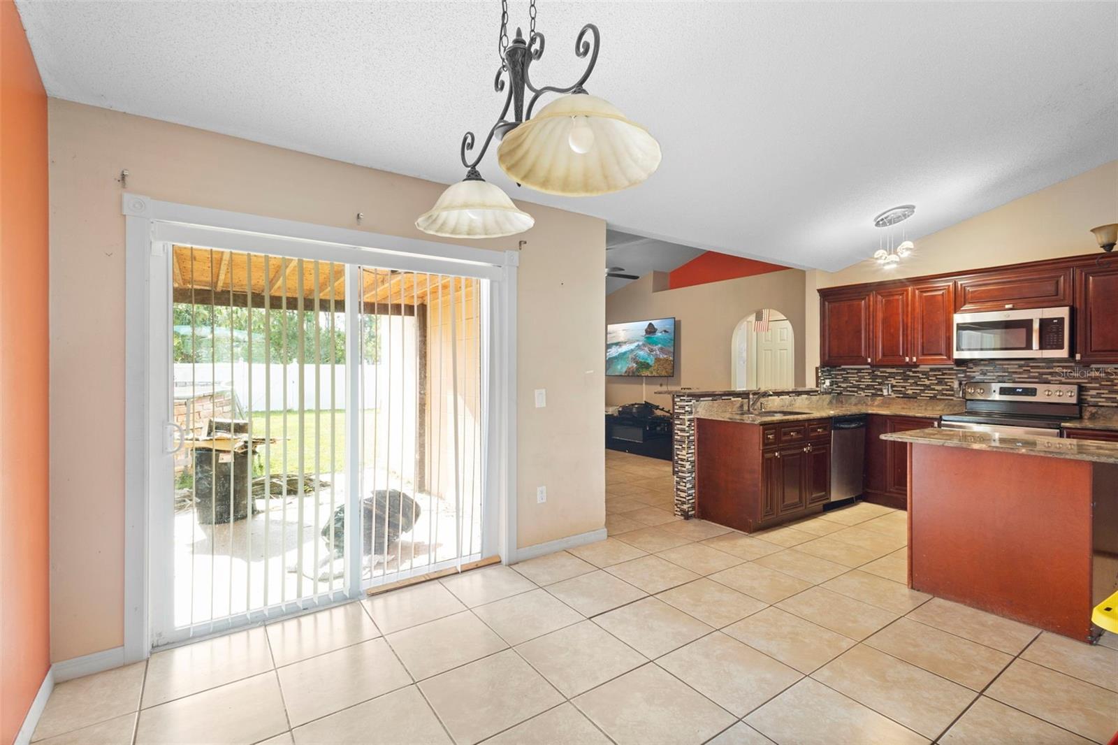 1319 DUNBARTON COURT