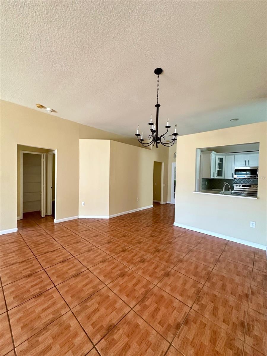 LEXINGTON OAKS VILLAGE 13 - Residential Lease