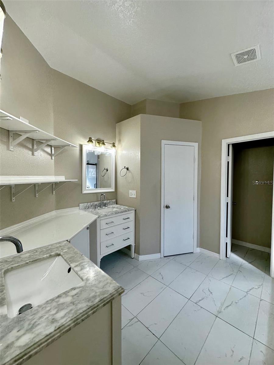 LEXINGTON OAKS VILLAGE 13 - Residential Lease