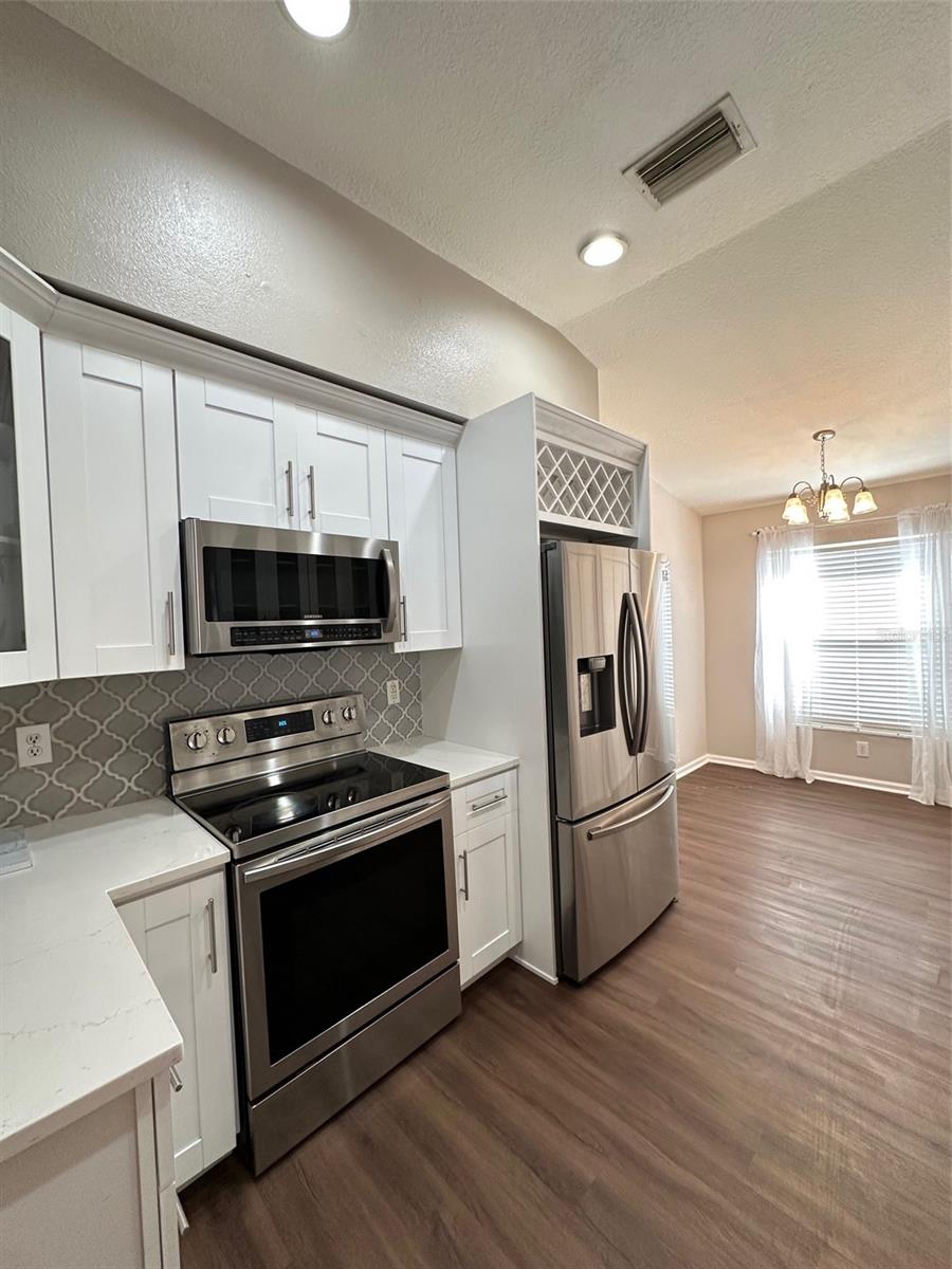 LEXINGTON OAKS VILLAGE 13 - Residential Lease