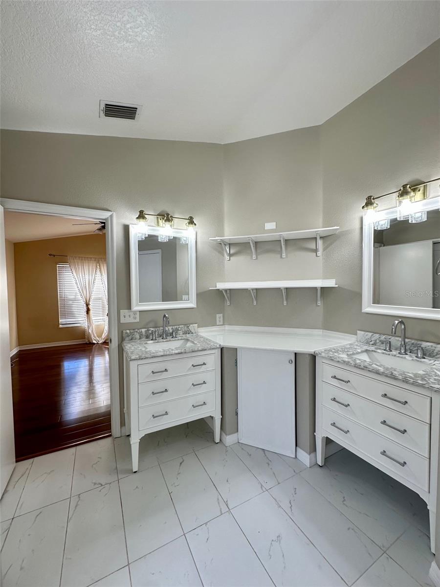 LEXINGTON OAKS VILLAGE 13 - Residential Lease