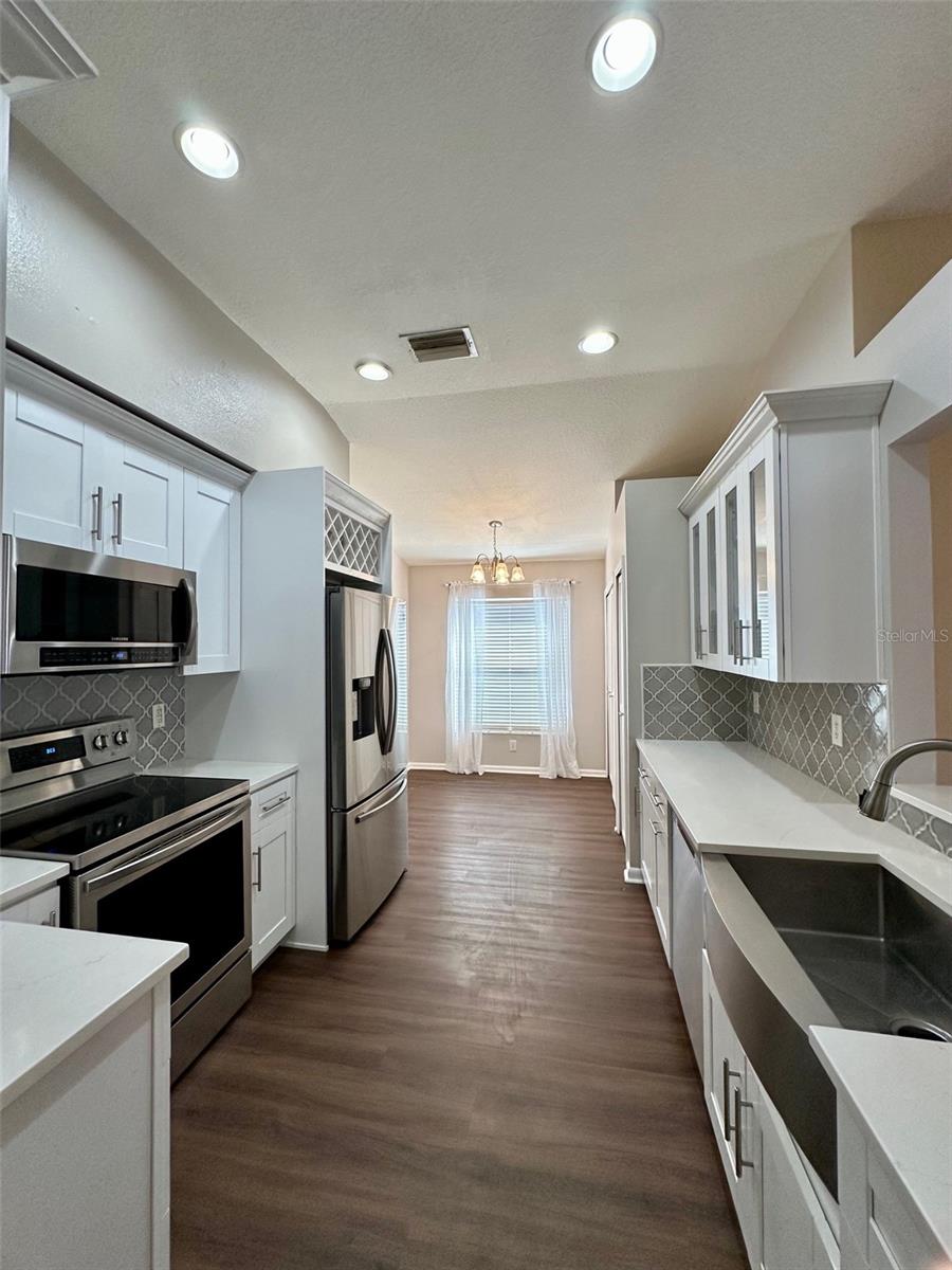 LEXINGTON OAKS VILLAGE 13 - Residential Lease