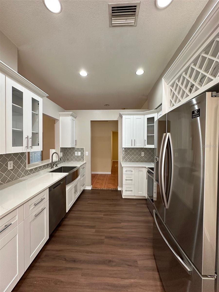 LEXINGTON OAKS VILLAGE 13 - Residential Lease