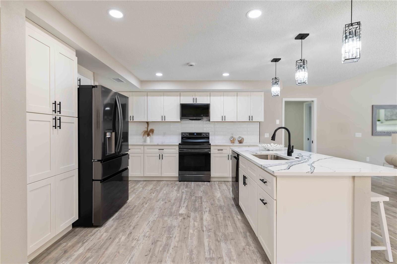 AZALEA PARK NORTHWEST - Residential