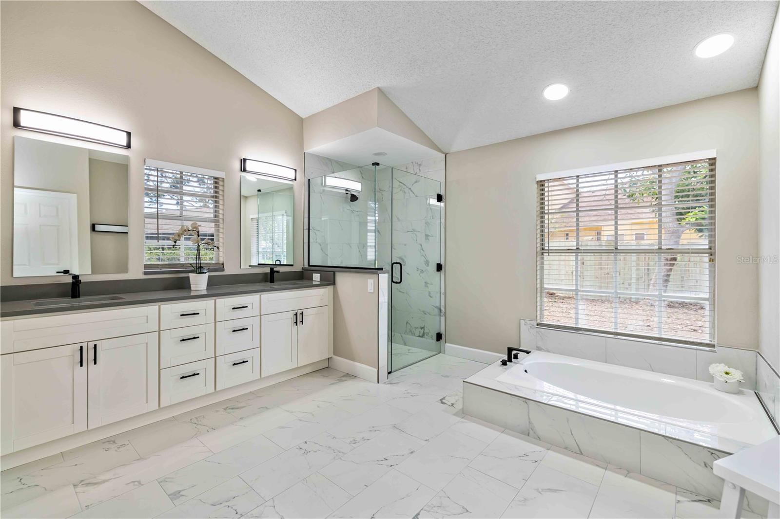 AZALEA PARK NORTHWEST - Residential