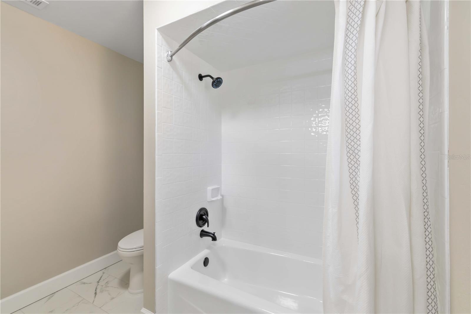 AZALEA PARK NORTHWEST - Residential