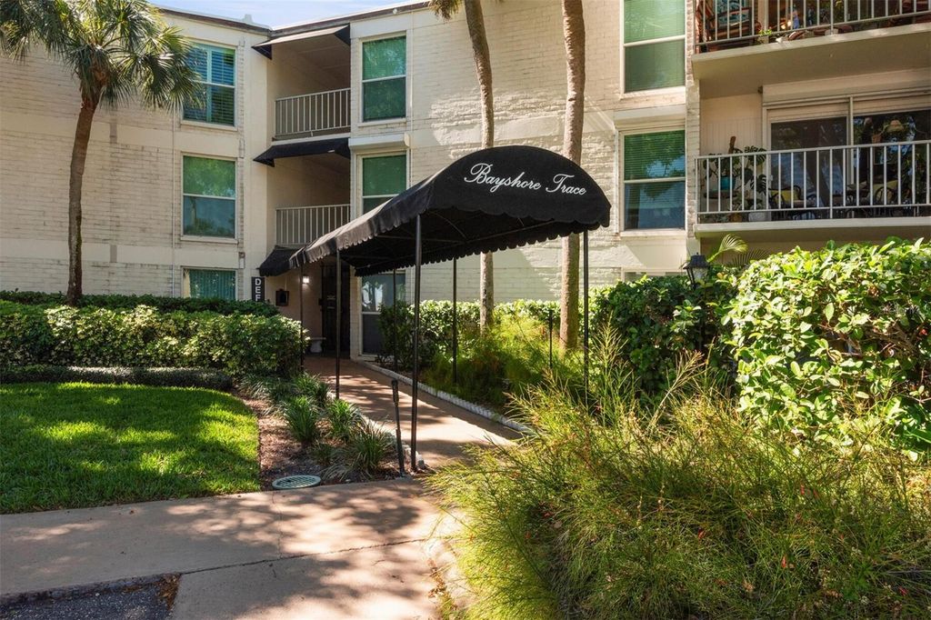 Photo of 3325 Bayshore Boulevard #D11, Tampa, FL 33629 (MLS # TB8498518)