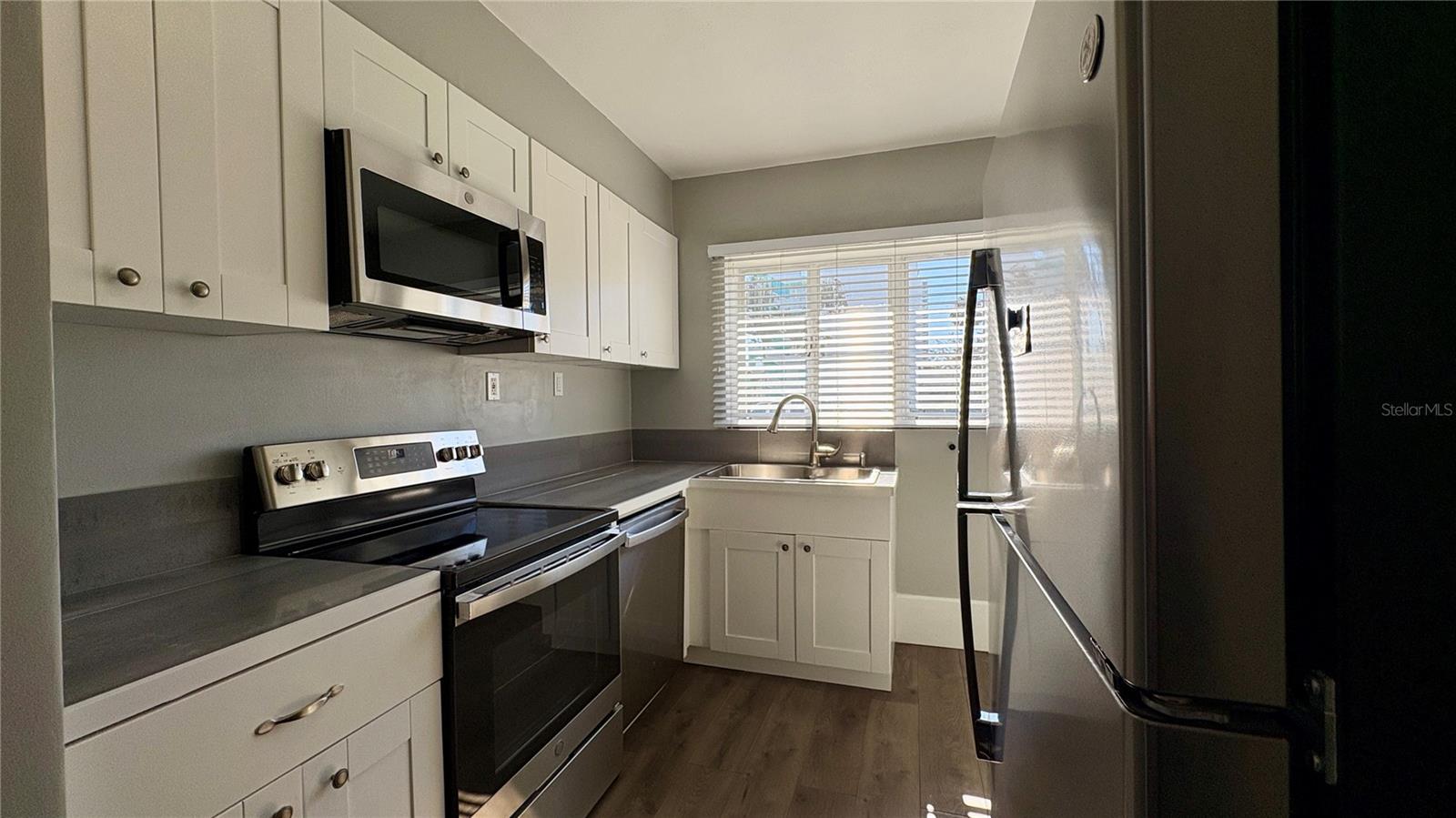 NEW COLONY HOUSE CONDO - Residential