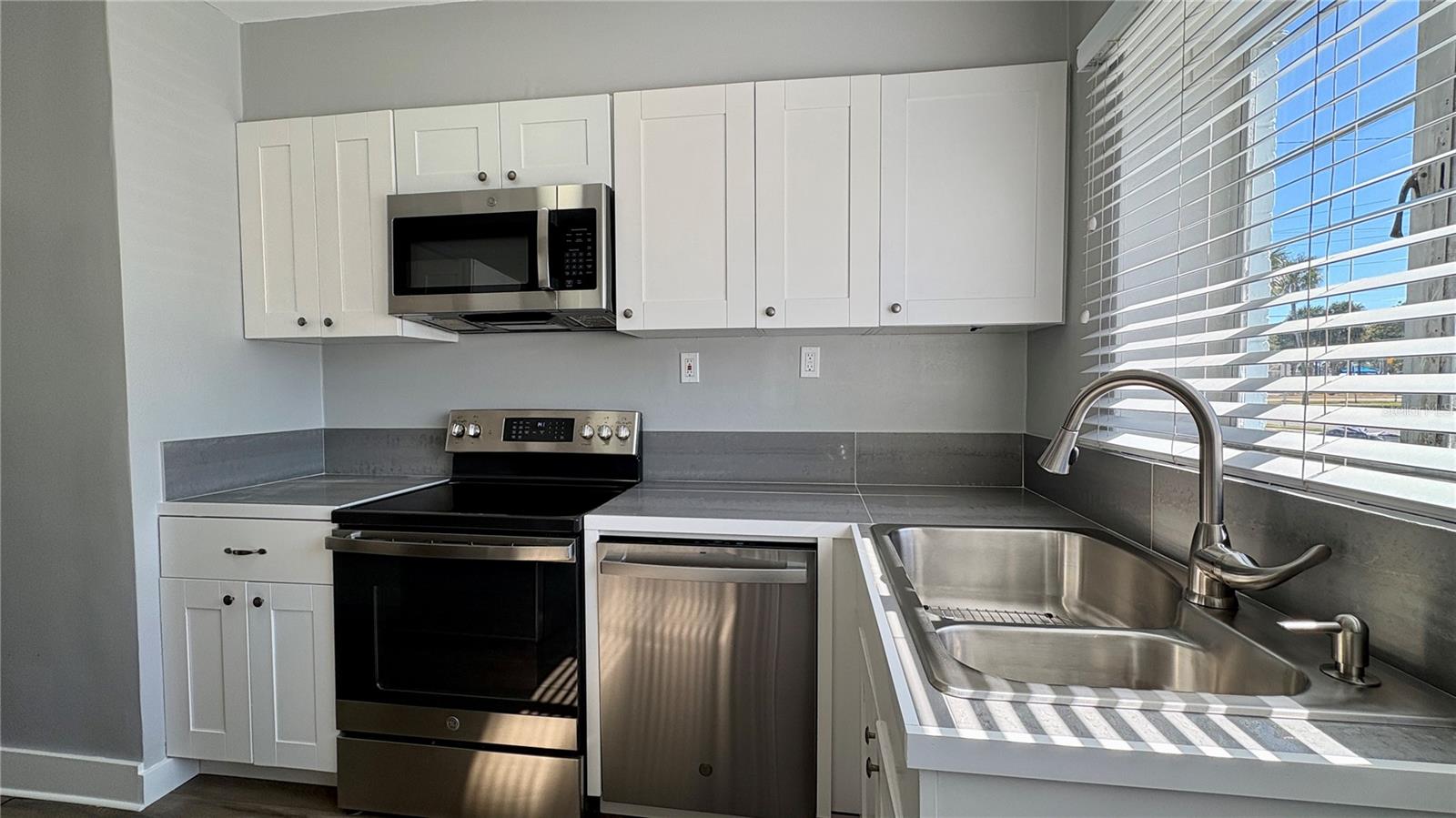 NEW COLONY HOUSE CONDO - Residential