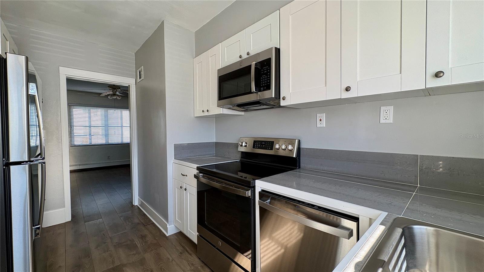 NEW COLONY HOUSE CONDO - Residential