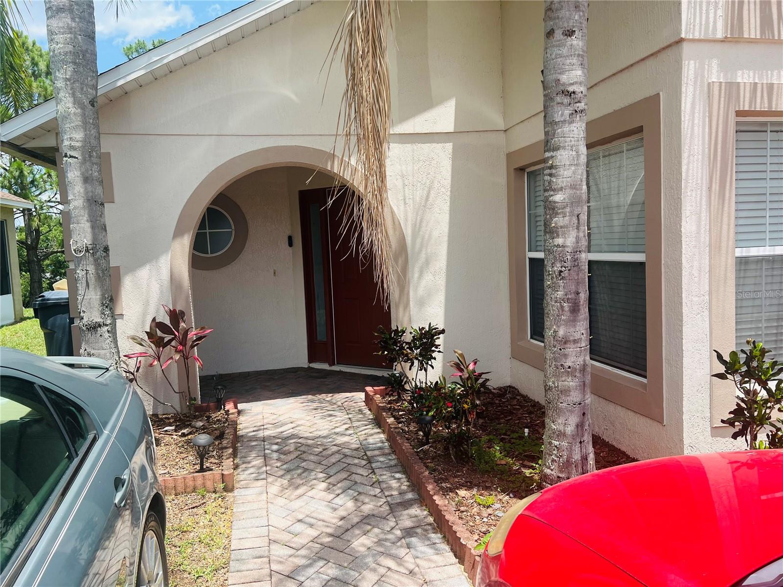 807 KNIGHTSBRIDGE CIRCLE