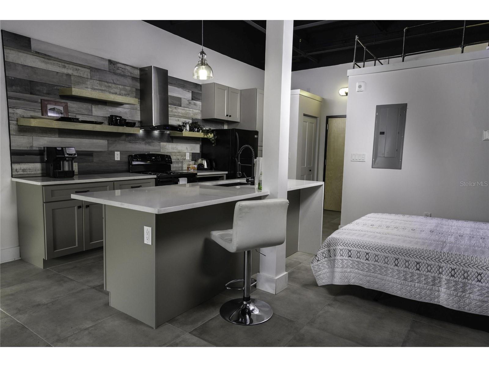 Photo 3 of 4 of 2015 N CENTRAL AVENUE 9 condo
