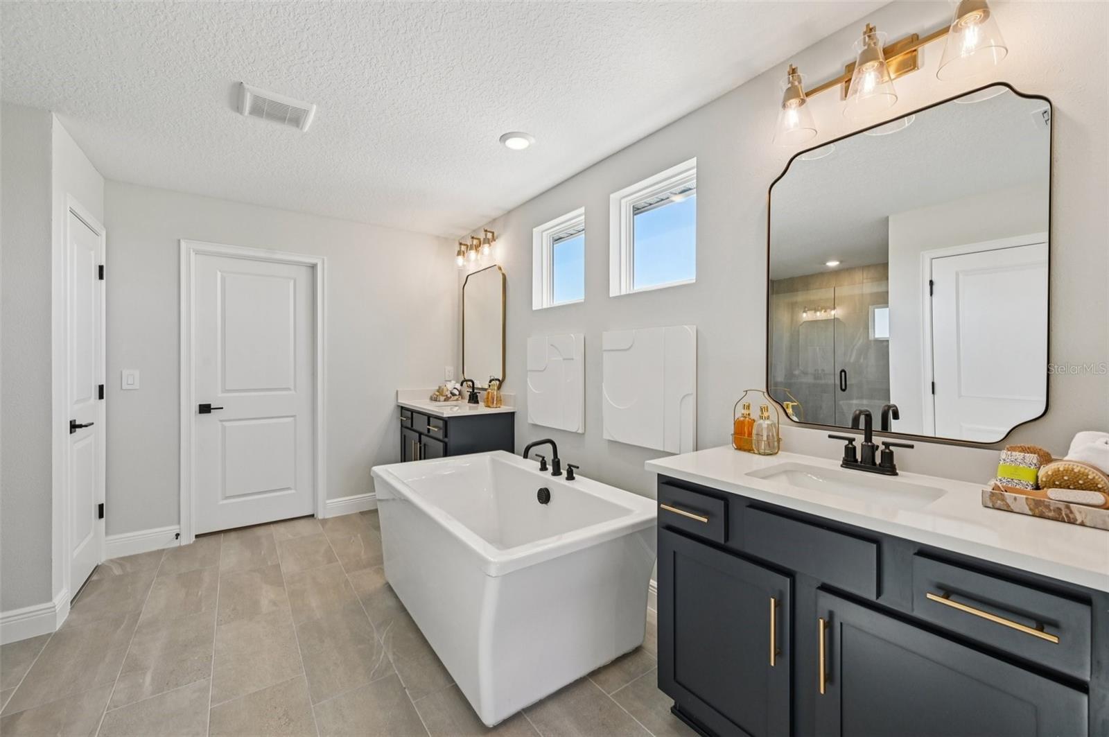 OAKFIELD TRAILS WEST - Residential