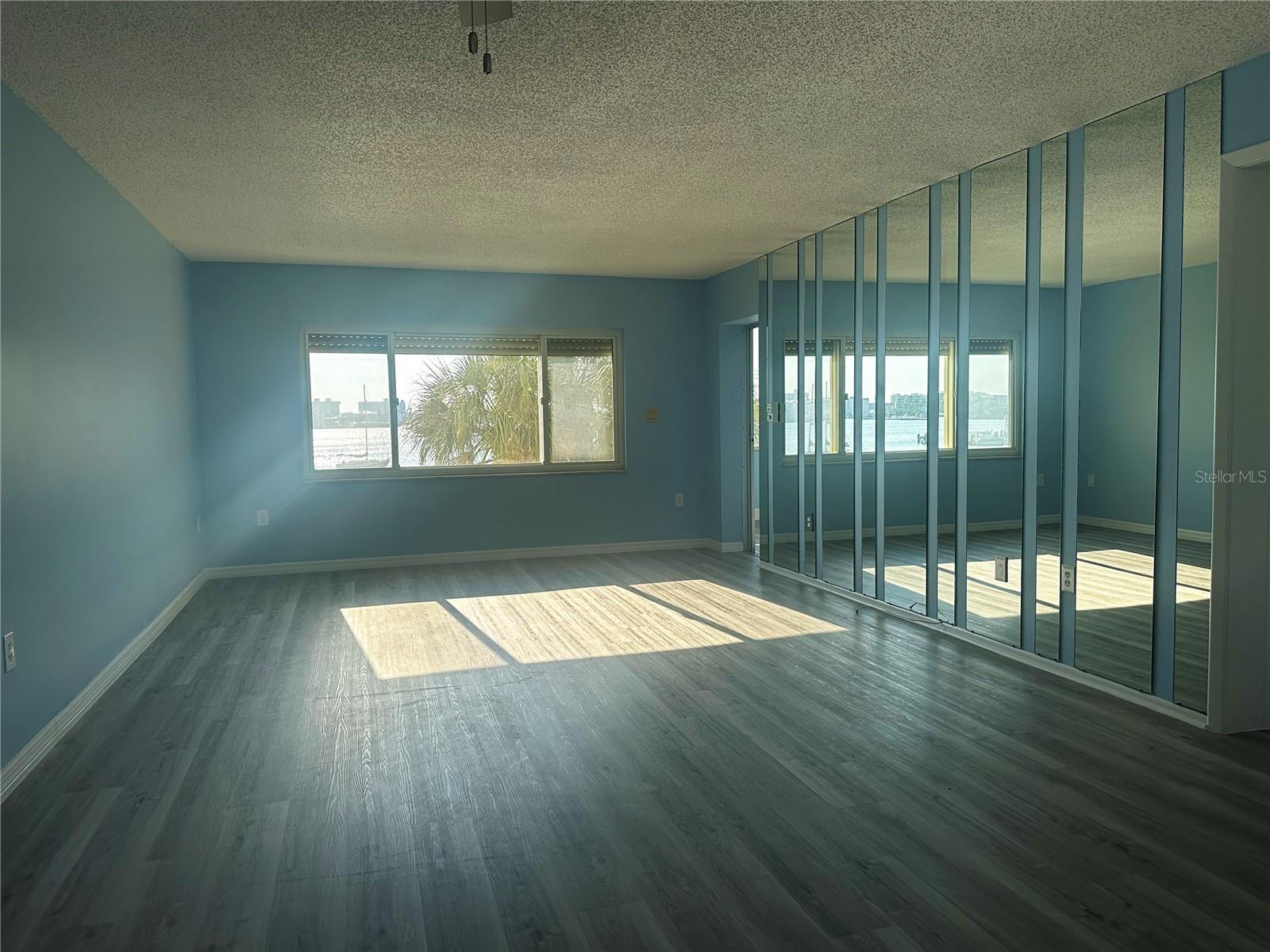 CONCORD TOWERS CONDO - Residential