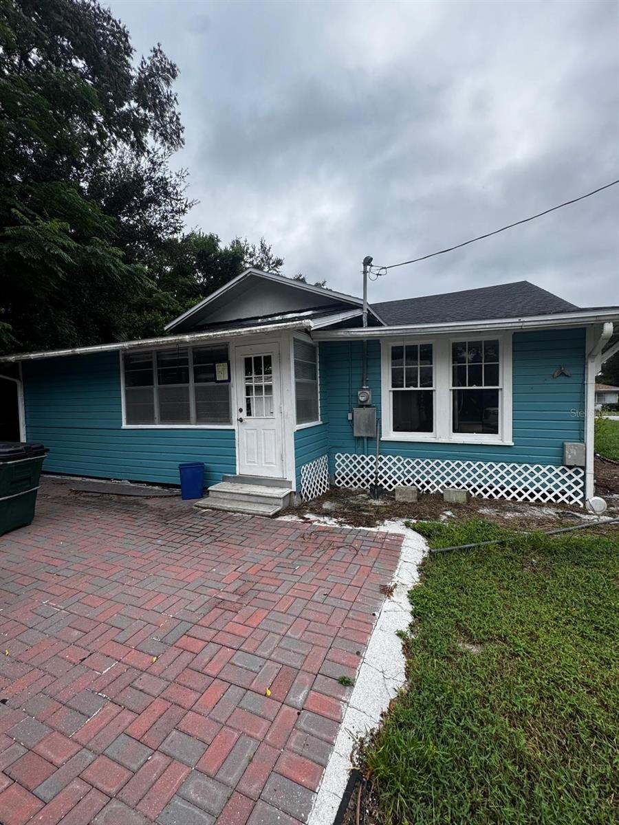 711 AVENUE E NE WINTER