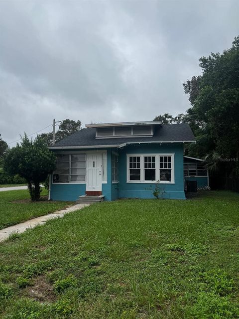 711 AVENUE E NE  WINTER WINTER HAVEN FL 33881
