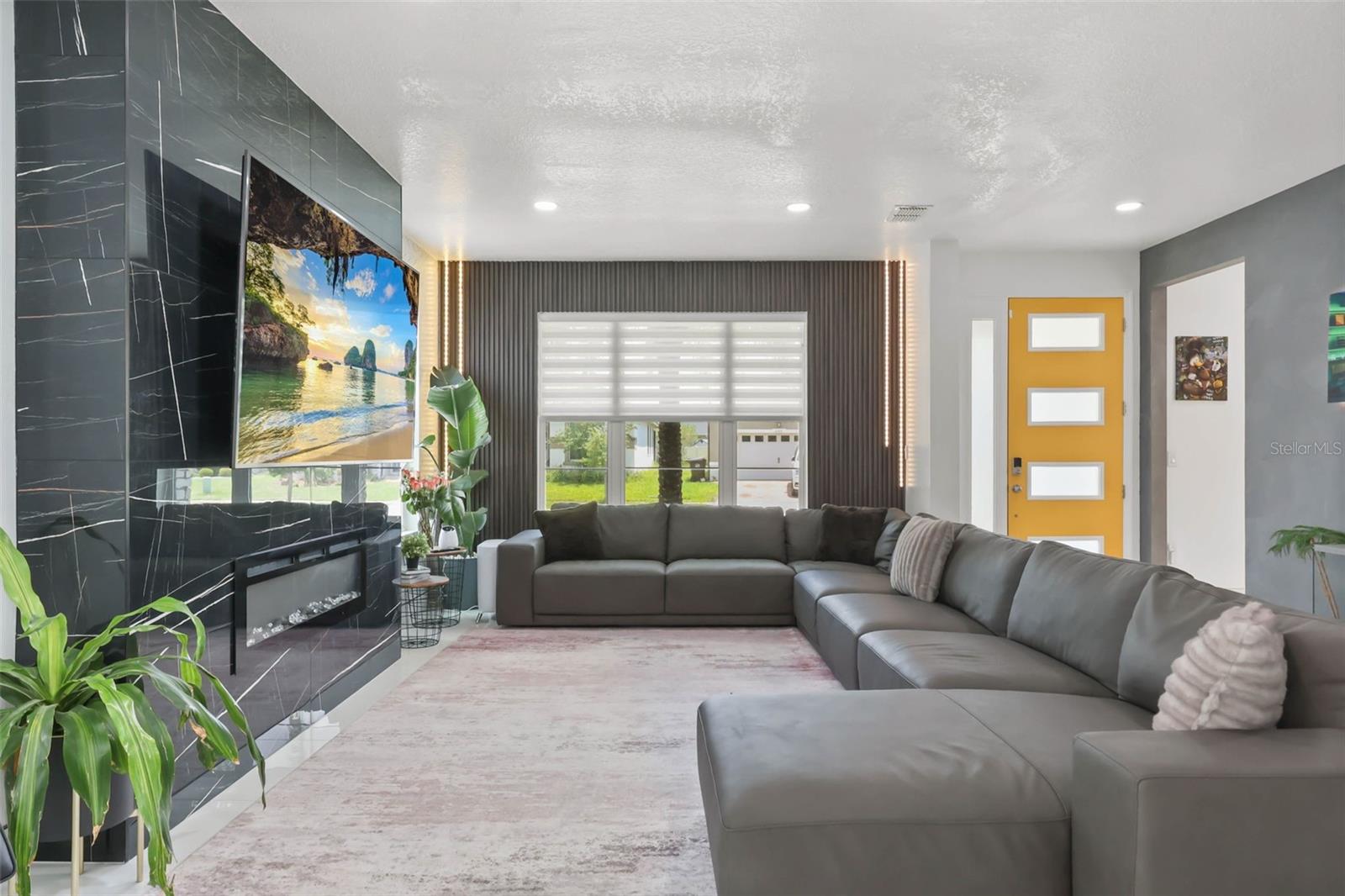 2518 EMPRESS DRIVE