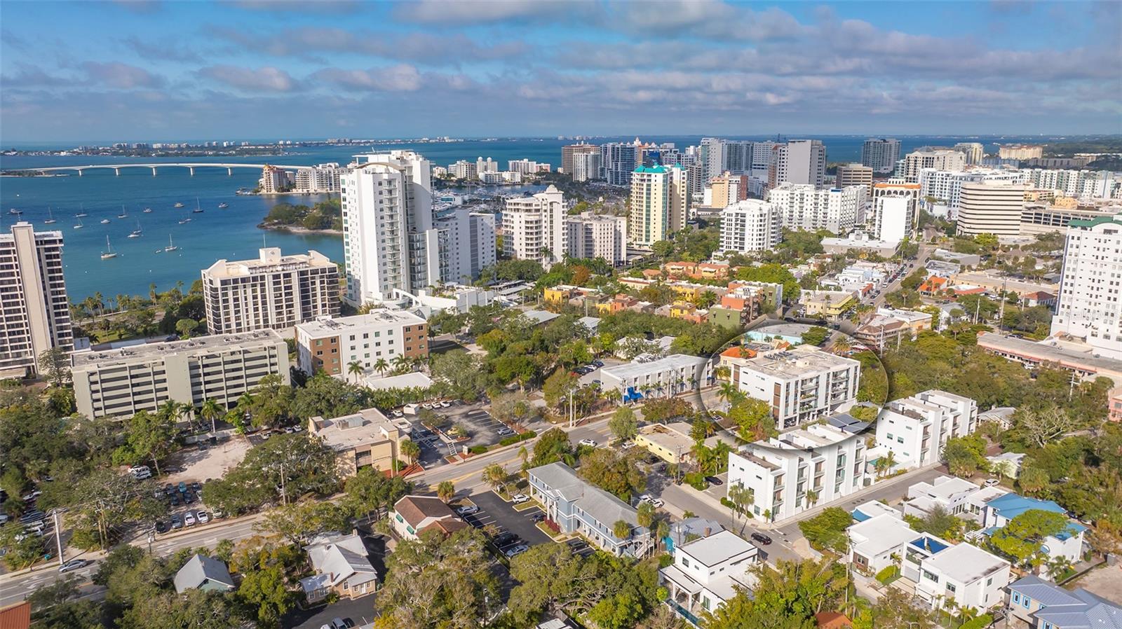 CONDOMINIUMS/ORANGE CLUB - Residential Lease