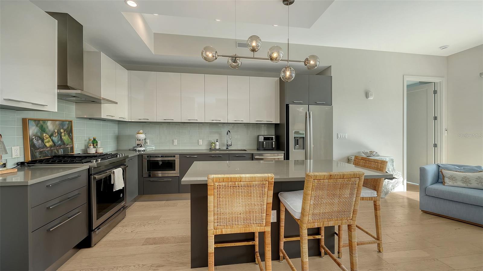 CONDOMINIUMS/ORANGE CLUB - Residential Lease