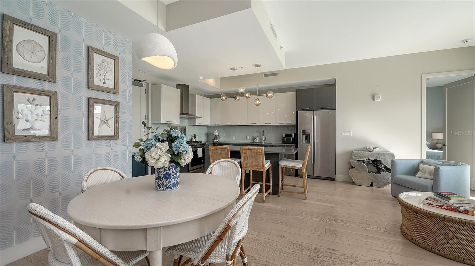 CONDOMINIUMS/ORANGE CLUB - Residential Lease