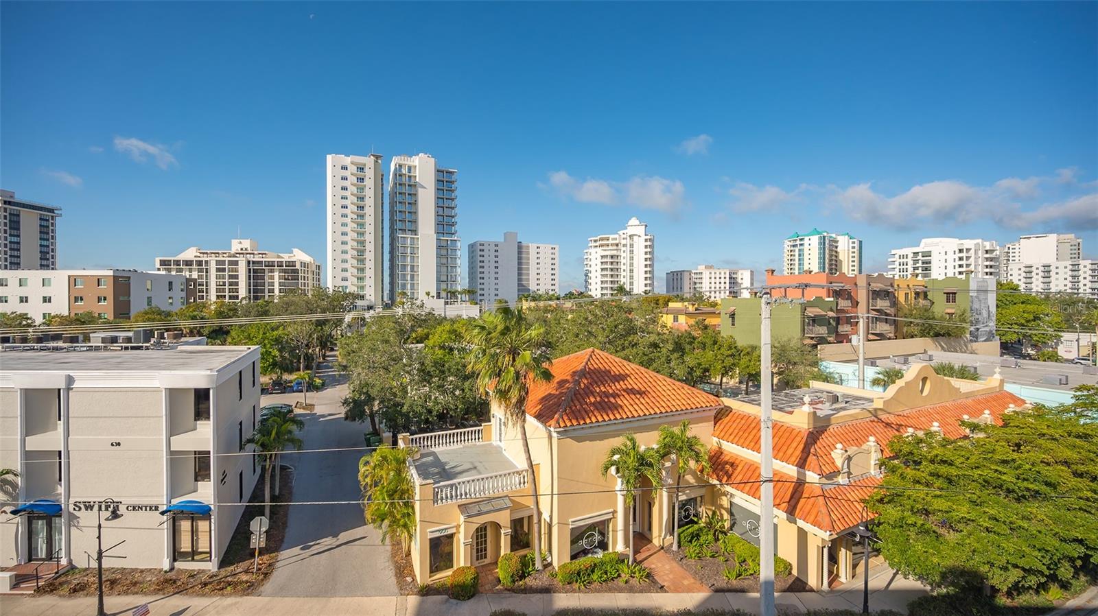 CONDOMINIUMS/ORANGE CLUB - Residential Lease