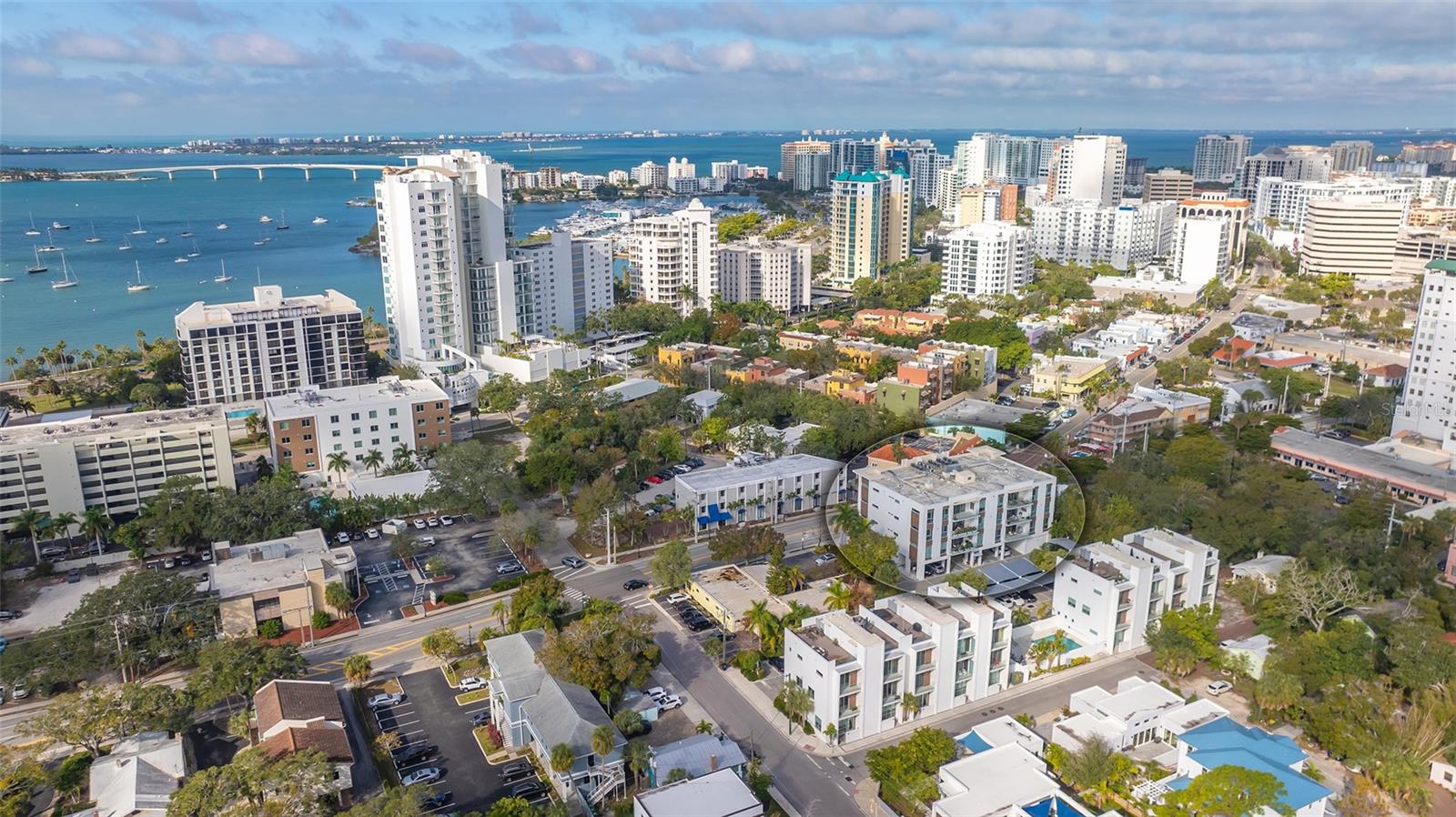 CONDOMINIUMS/ORANGE CLUB - Residential Lease