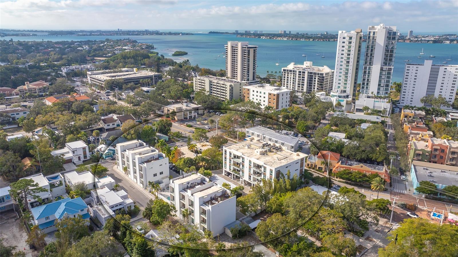 CONDOMINIUMS/ORANGE CLUB - Residential Lease