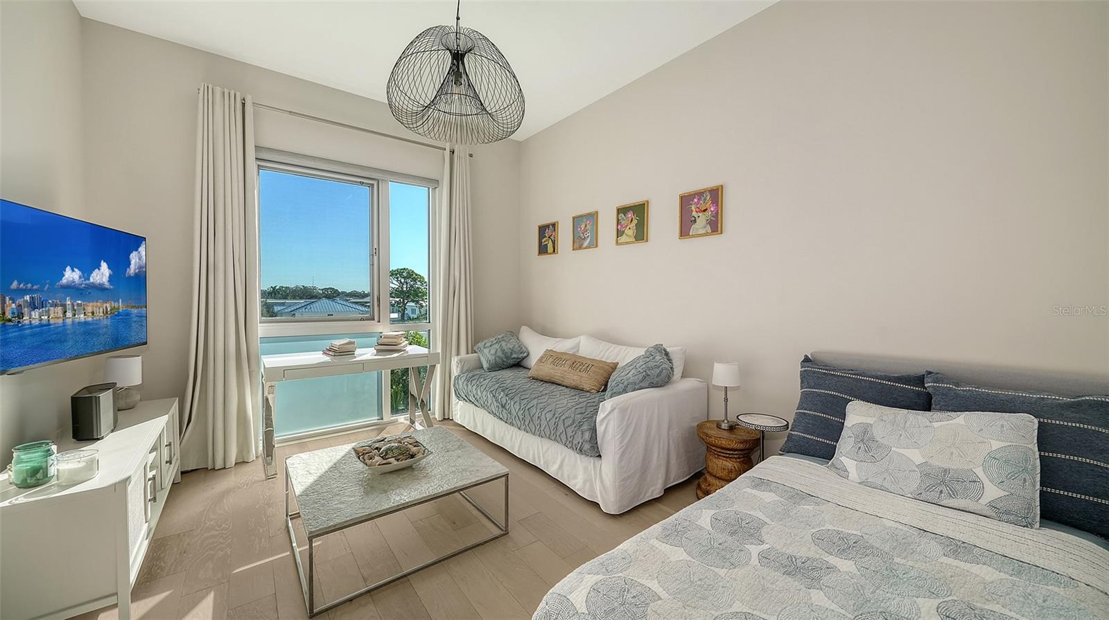 CONDOMINIUMS/ORANGE CLUB - Residential Lease